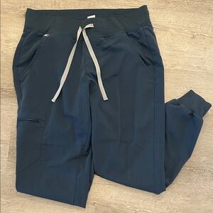 Figs Zamora Jogger Scrub Pants in Dark Harbor, small/petite